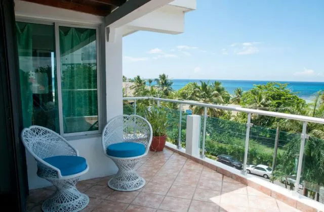 Hotel Neptuno Refugio Boca Chica terraza vista mer